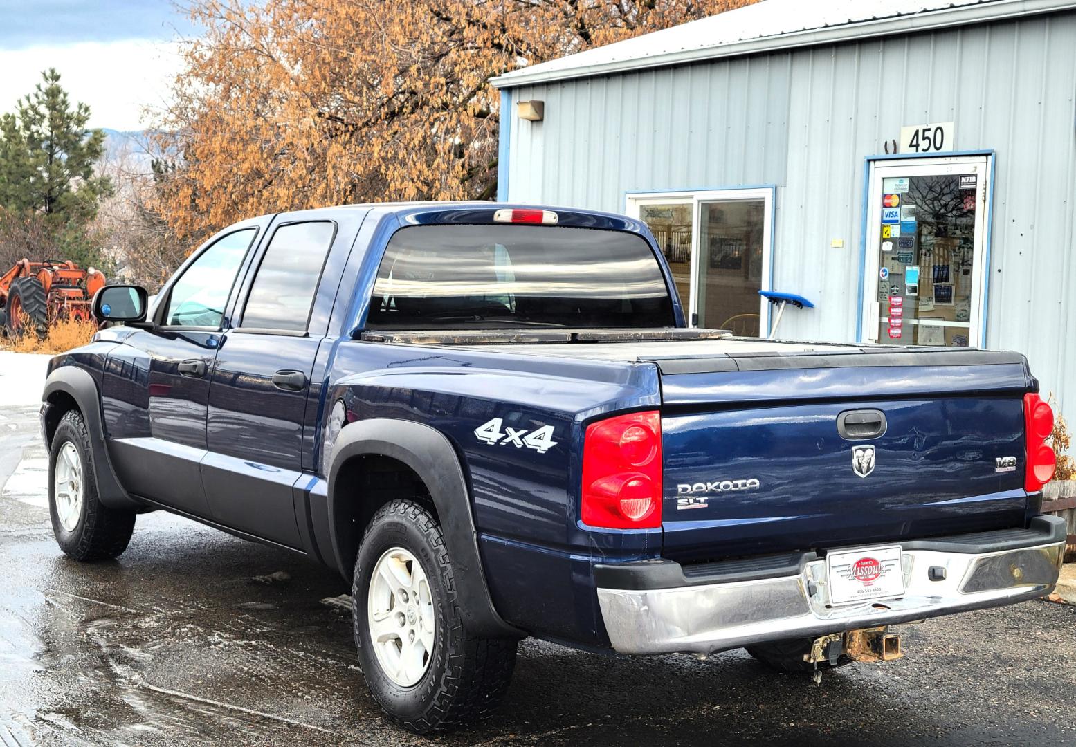 2006 Blue /Tan Dodge Dakota (1D7HW48N26S) with an 4.7L V8 engine, Automatic transmission, located at 450 N Russell, Missoula, MT, 59801, (406) 543-6600, 46.874496, -114.017433 - Great Running 4 Wheel Drive. Air. Cruise. Tilt. Power Windows and Locks. Power Drivers Seat. Newer Tires. Hard Cover over the Bed. - Photo#7